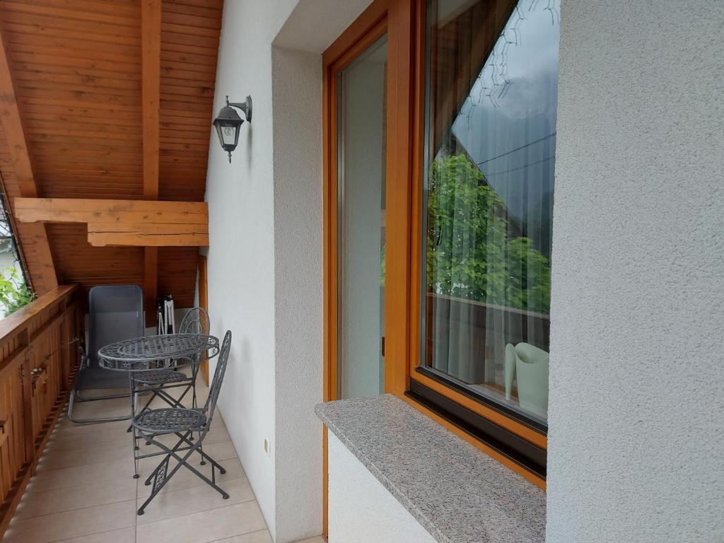 Balkón nebo terasa v ubytování Apartments and Rooms Martuljk