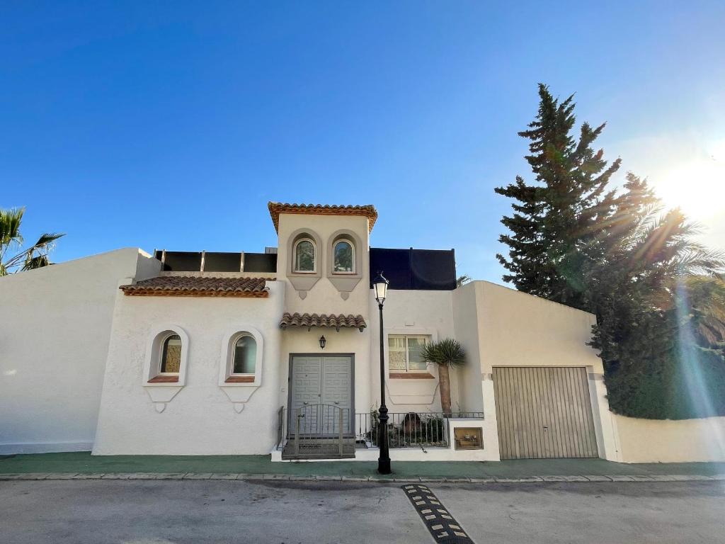 Casa Blanca, Alicante – Updated 2023 Prices
