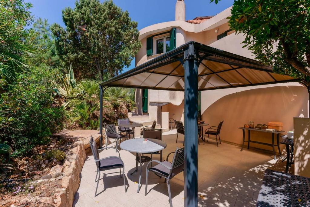 Patio lub wspólna przestrzeń na świeżym powietrzu w obiekcie B&B Villa Zola
