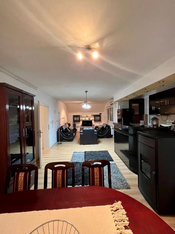 Kuchyň nebo kuchyňský kout v ubytování BIG Apartman