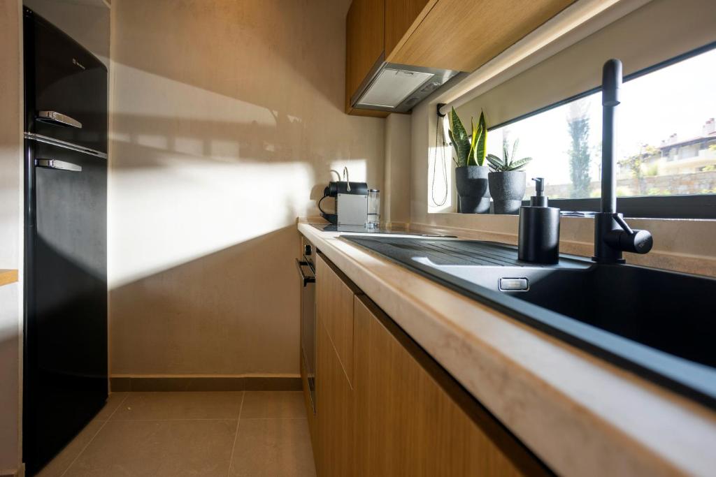 Pnoes Luxury Suites - 10