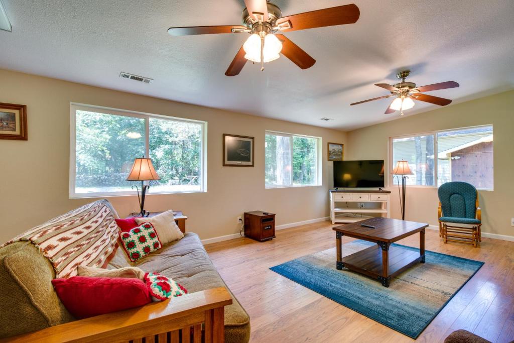 Secluded Diamond City Home with Fire Pit!, Diamond City Updated 2024