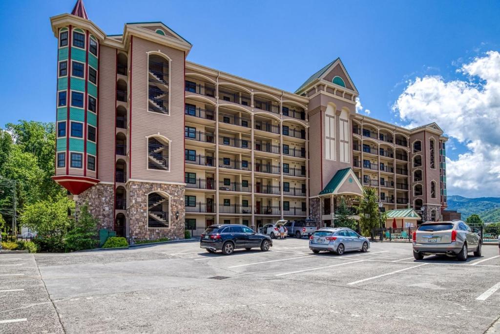 Gatehouse 203 Great Condos Just outside downtown Gatlinburg! condo