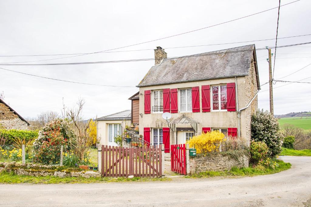Fotografia z galérie ubytovania Les maisons de vacances GHK -Jardin-Wifi-parking v destinácii Ouilly-le-Basset