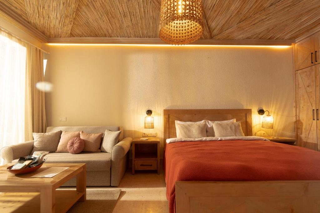 Postel nebo postele na pokoji v ubytování IZZ Getaway - Adults Only