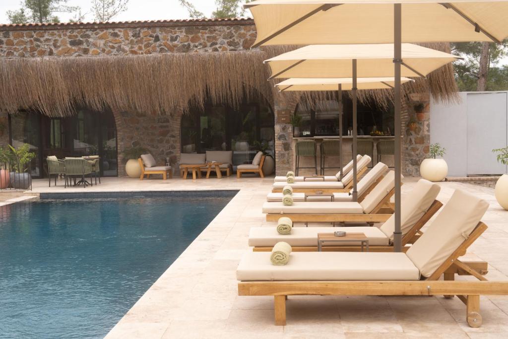 Bazén v ubytování IZZ Getaway - Adults Only nebo v jeho okolí