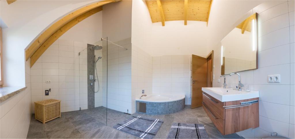 Koupelna v ubytování Gästehaus Biohof Leutschach