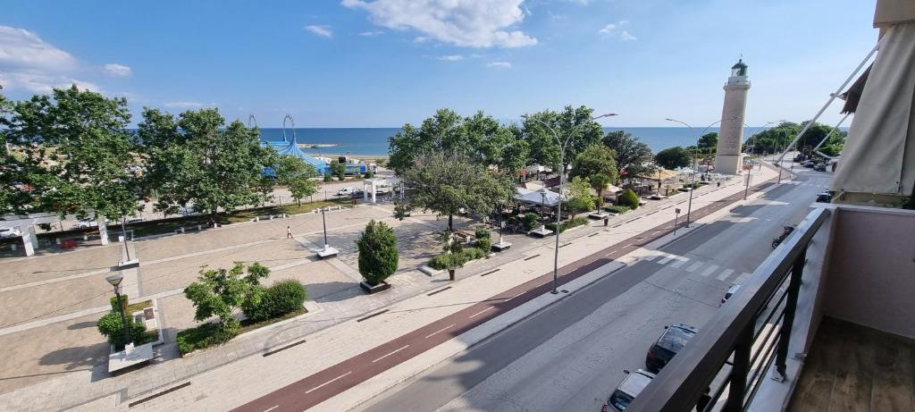 Amazing sea view apartment in the city center!