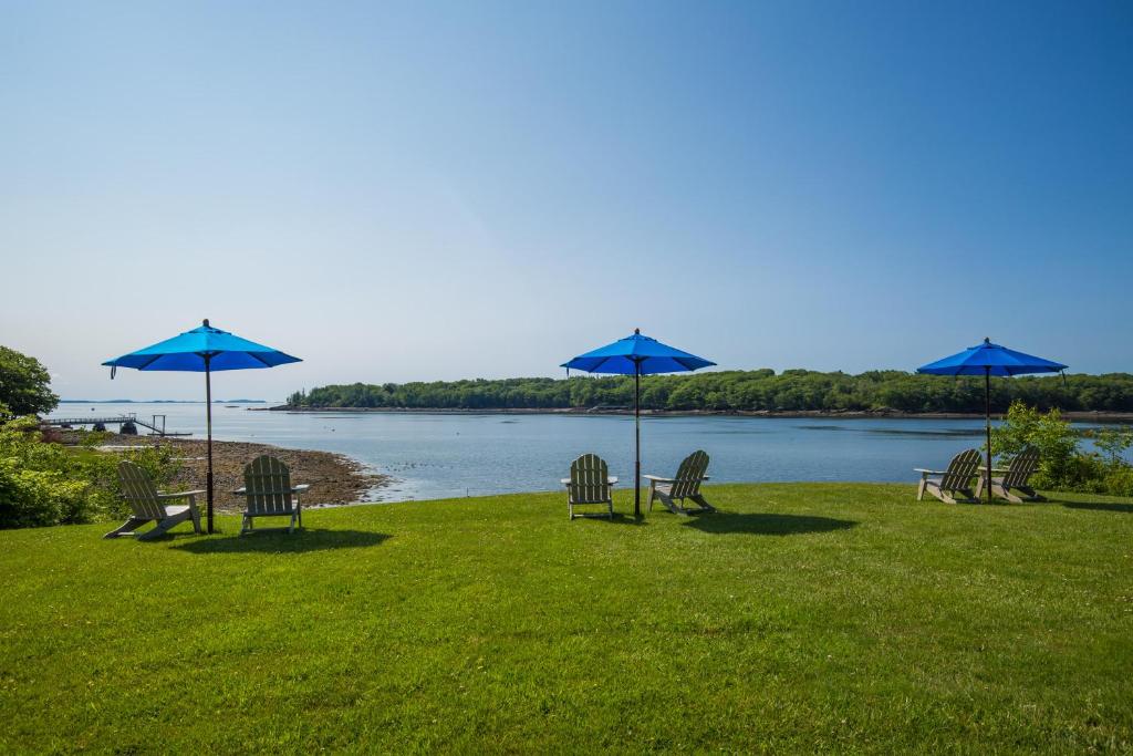 Strawberry Hill Seaside Inn photo