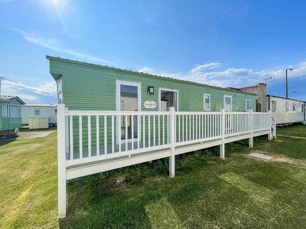 Lovely 8 Berth Caravan With Decking And Furniture To Enjoy The Sun, Ref