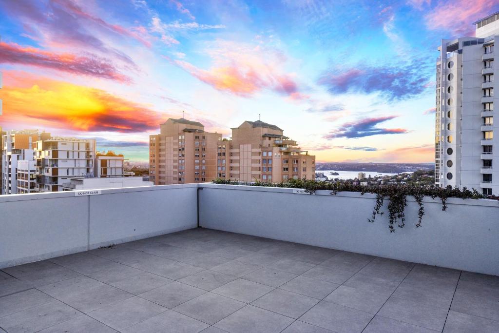 Arthur Hotel Bondi Junction no reception and house keeping no sofa bed - Resim 13