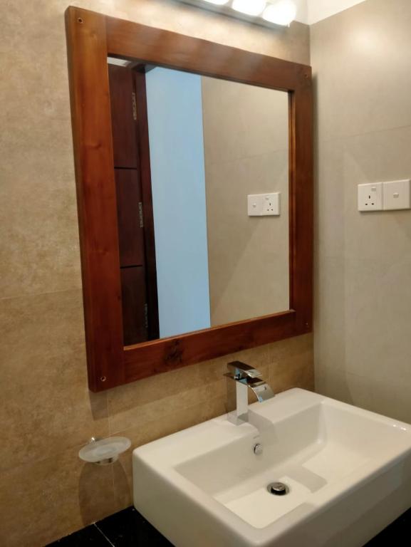 Silina Airport Residence & Transit Hotel - 11