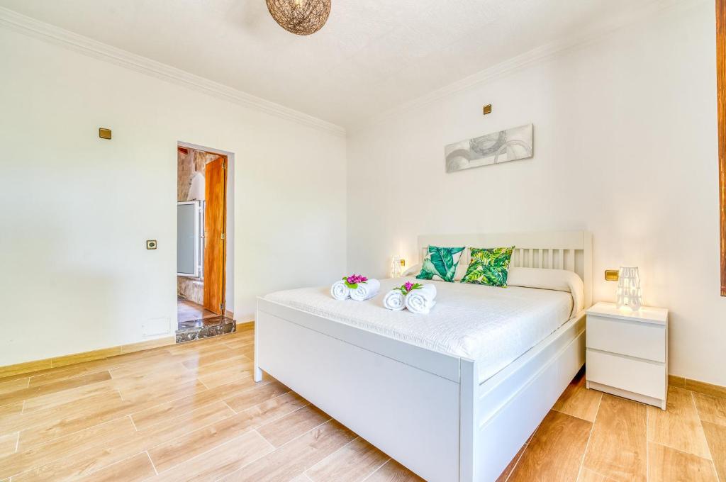 Posteľ alebo postele v izbe v ubytovaní Ideal Property Mallorca - Villa Xisco