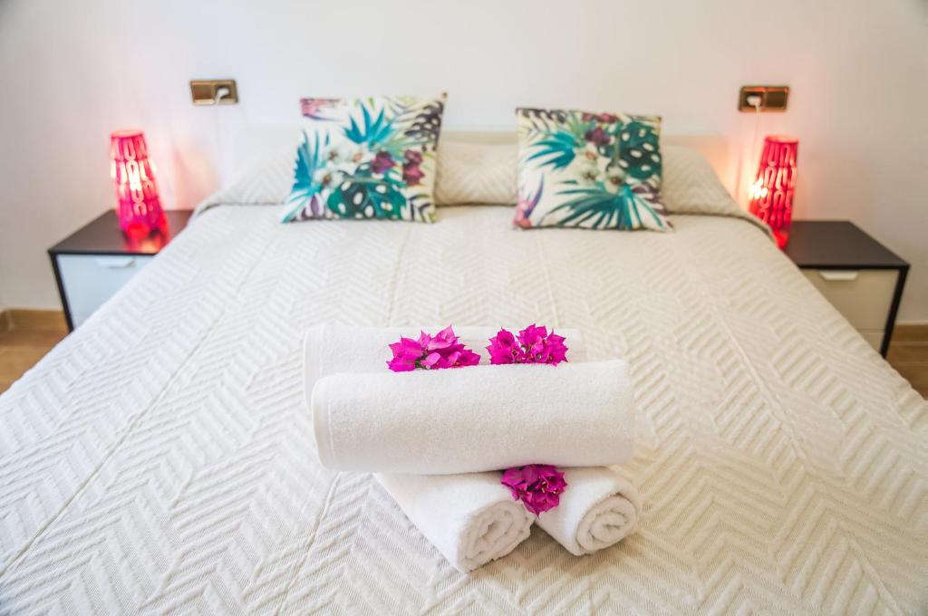 Posteľ alebo postele v izbe v ubytovaní Ideal Property Mallorca - Villa Xisco