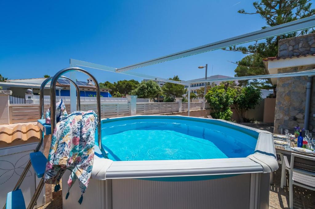 Bazén v ubytovaní Ideal Property Mallorca - Villa Xisco alebo v jeho blízkosti