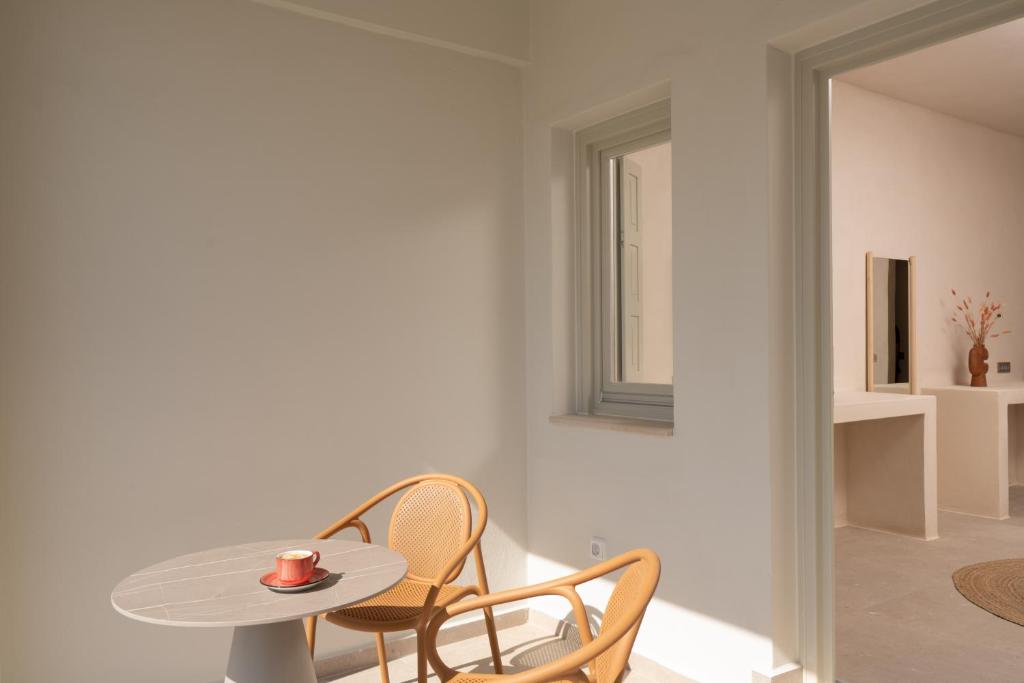 Acanthus Oia - Luxury Jacuzzi Suites - 13