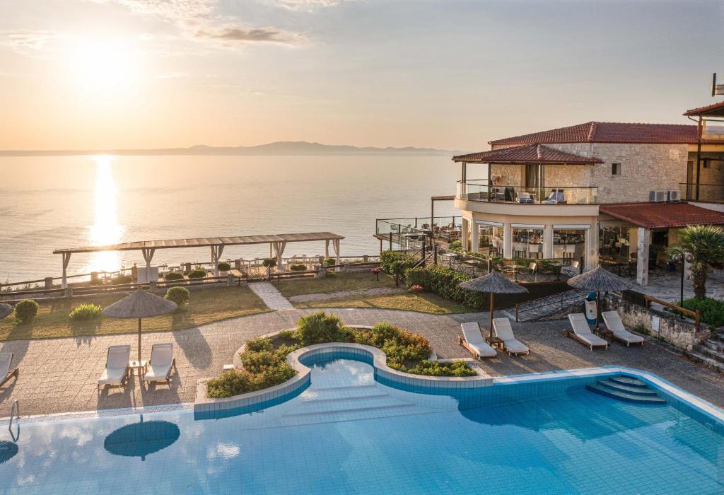an image of the pool at the oceanfront resort at Blue Bay Halkidiki in Afitos