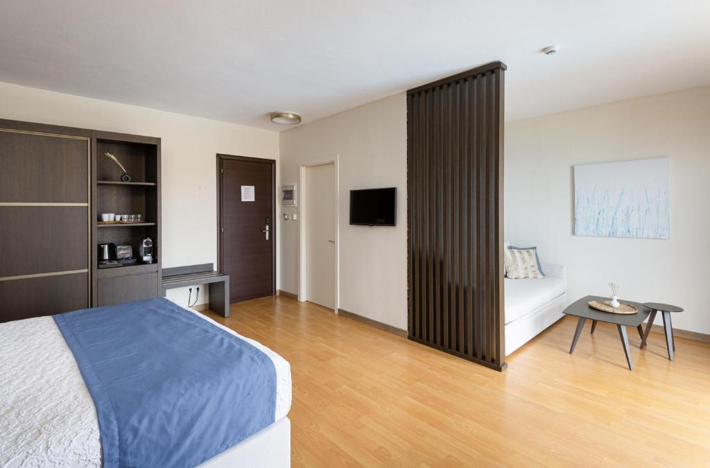 Blue Bay Halkidiki - Junior Suite With Side Sea View