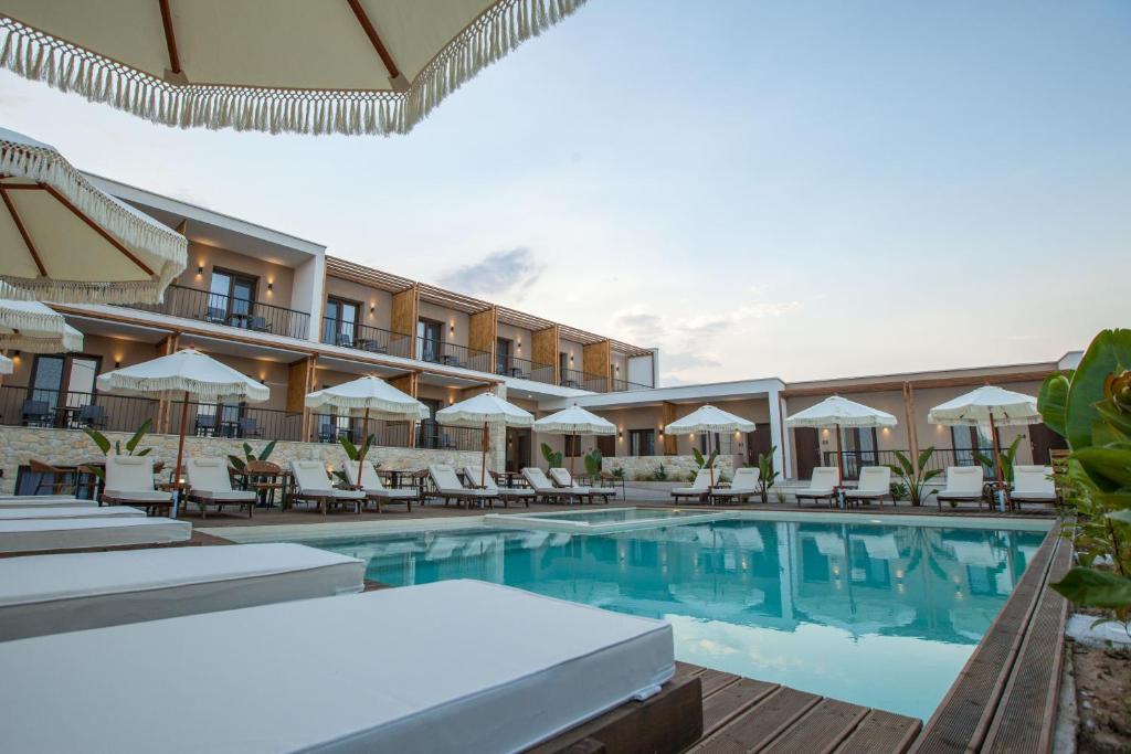 Bazén v ubytování Verano Afytos Hotel nebo v jeho okolí