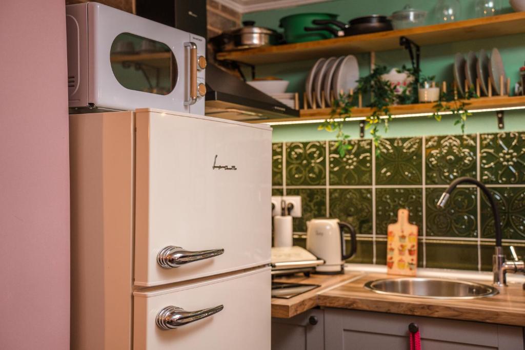 Athina's little apartment - 7