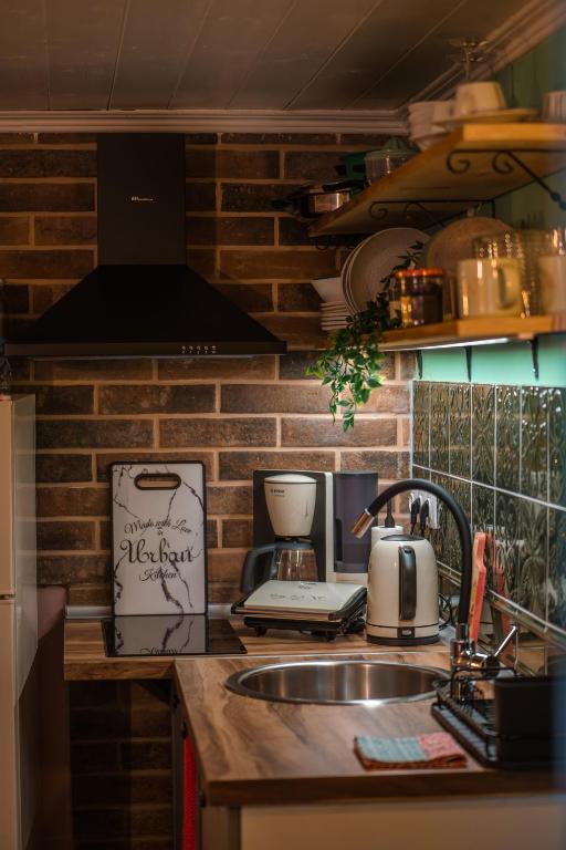 Athina's little apartment - 8