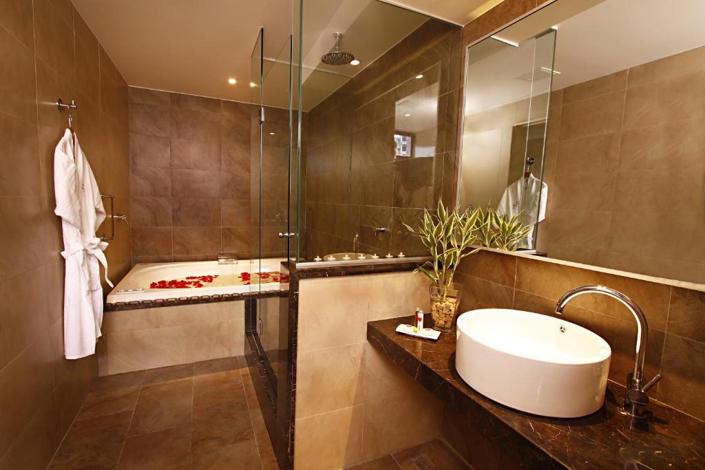 Koupelna v ubytování Hotel Reina Isabel