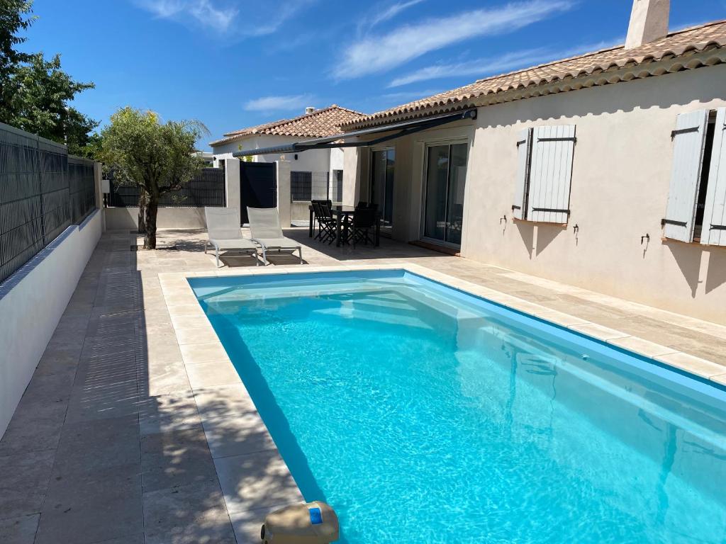 Villa Maison au calme avec piscine, SaintCyrsurMer, France