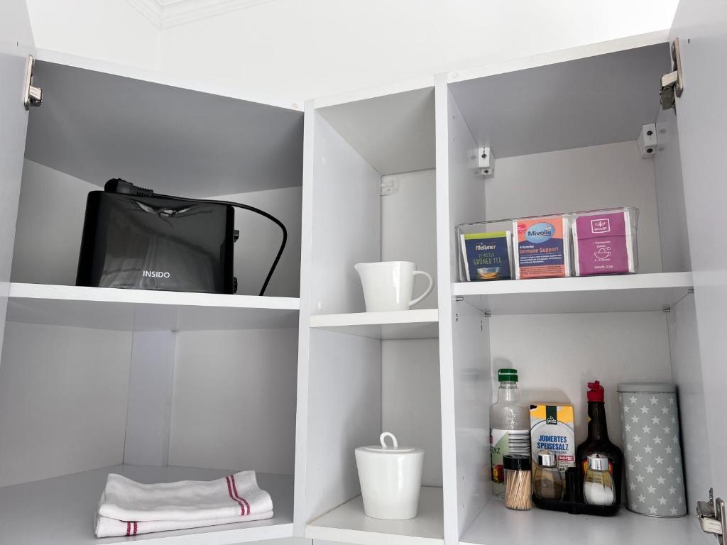 Prime Host Balcony Apartment - 11