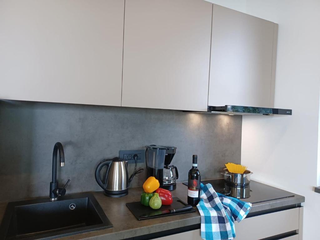 Villa V with pool and free parking - 9