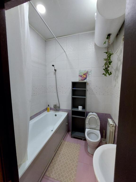 Ванная комната в Camelot hotel