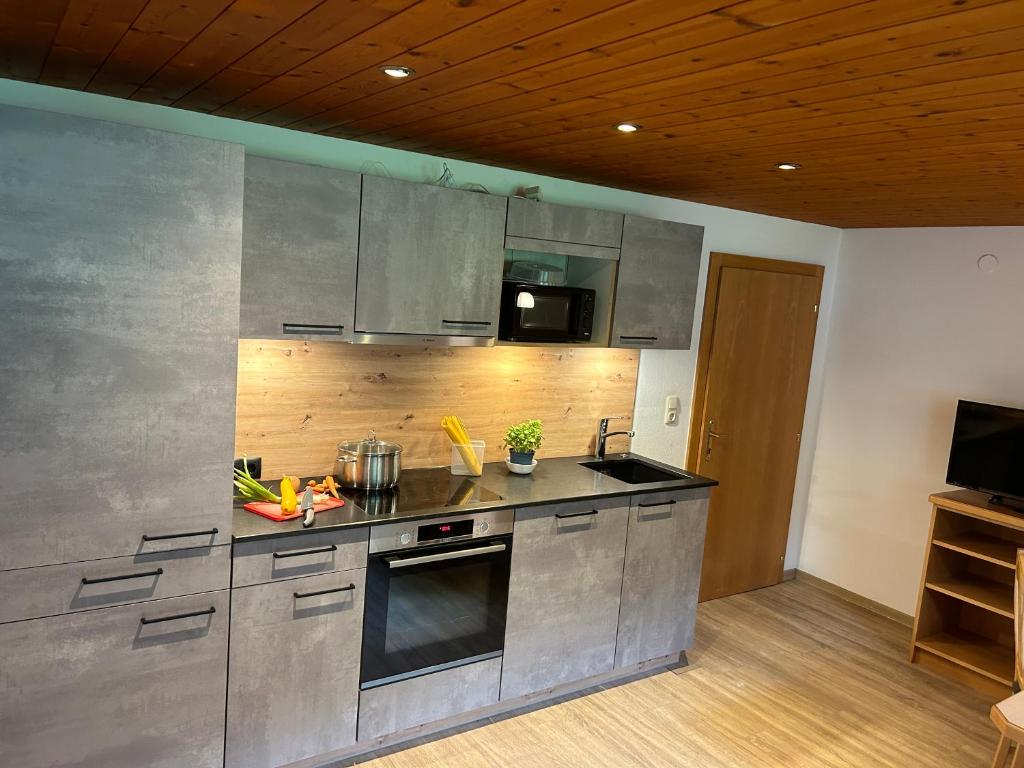 Kuchyň nebo kuchyňský kout v ubytování Ferienwohnung Tux
