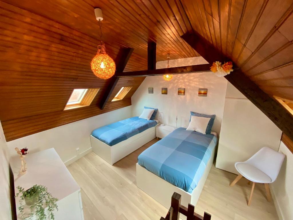 Charming fisher house on the Seasideにあるベッド