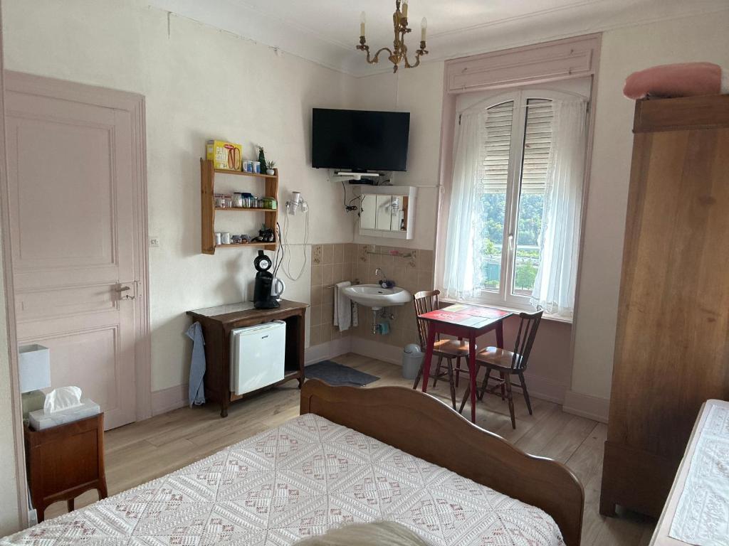 Chambre Arnica lit 140 wifi sdb partagée – photo 13