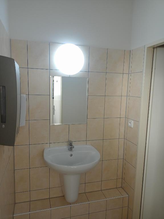 Powder Tower Suites - Resim 21