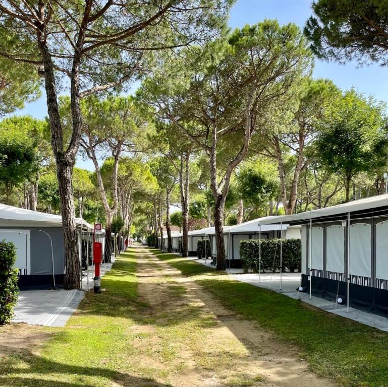Vonkajšia záhrada v ubytovaní PS-Caravaning auf Union Lido - Wohnwagenvermietung