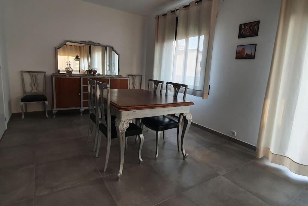 CASA CENTRO DEL PUEBLO CON PISCINA PRIVADA - Five-Bedroom House