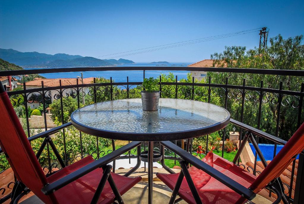 A balcony or terrace at Villa Lumina