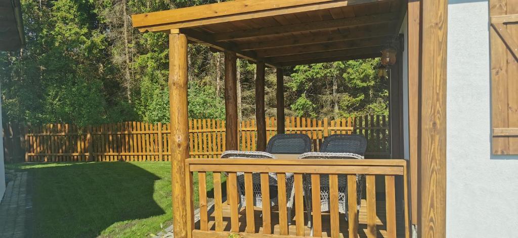 Balkón nebo terasa v ubytování Zagroda Pod Gontem