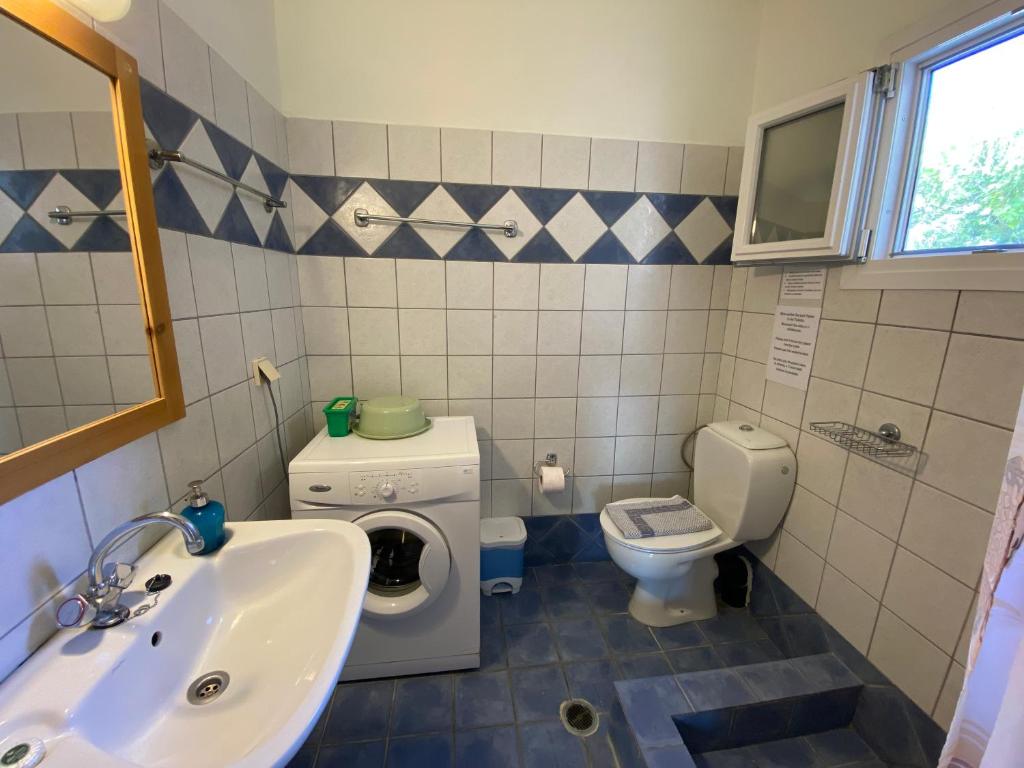 Koupelna v ubytování Vaia Villas
