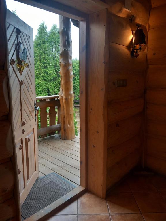 Balkón nebo terasa v ubytování Chatka Ustrzyki
