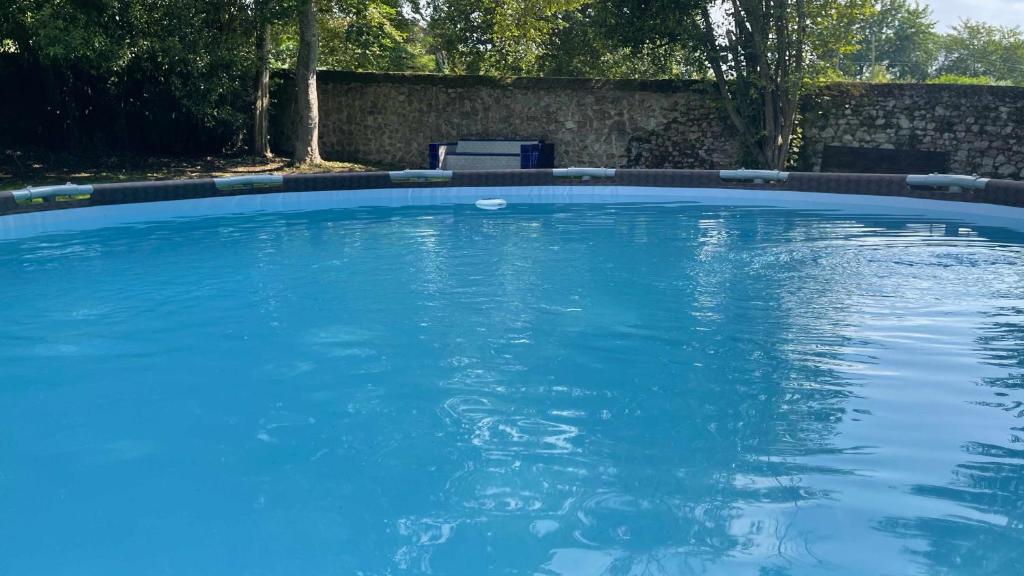 Bazén v ubytování Villa Las Ardillas nebo v jeho okolí