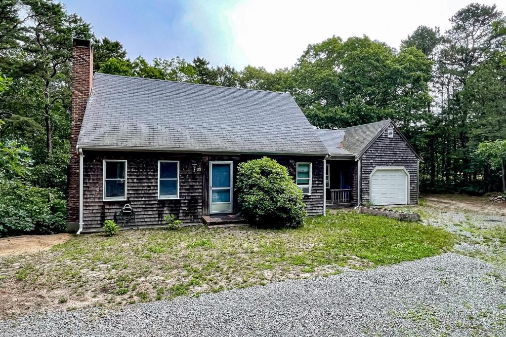 Oakwood Trail Cottage, Eastham (updated prices 2024)