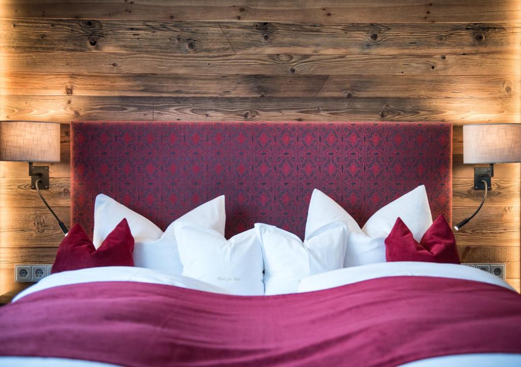 Postel nebo postele na pokoji v ubytování Hotel zur Post