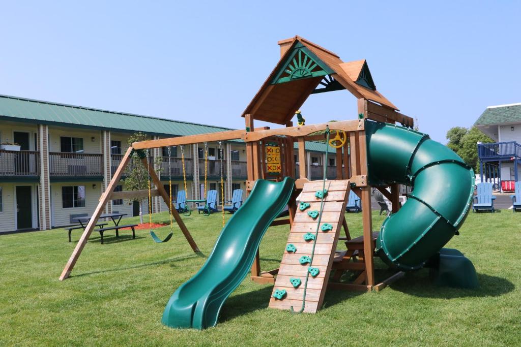 Herní místnost nebo prostor pro děti v ubytování Sunbird Cape Cod Annex