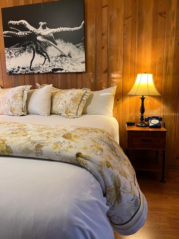 Carmel Garden Inn - Rey Suite
