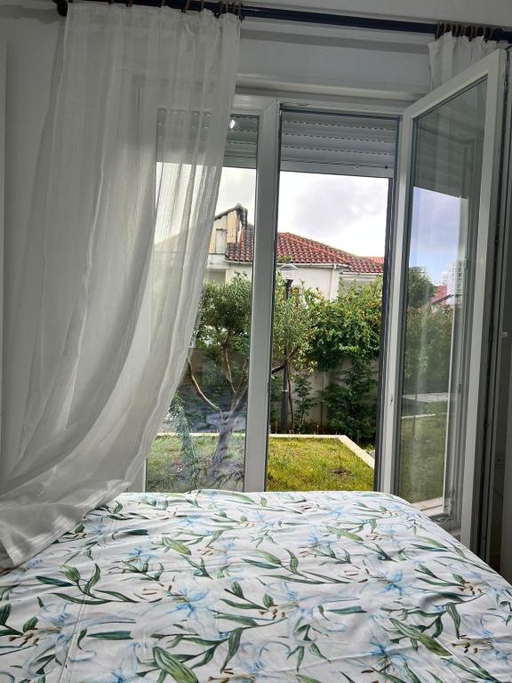 Atrium Apartment - Image 2