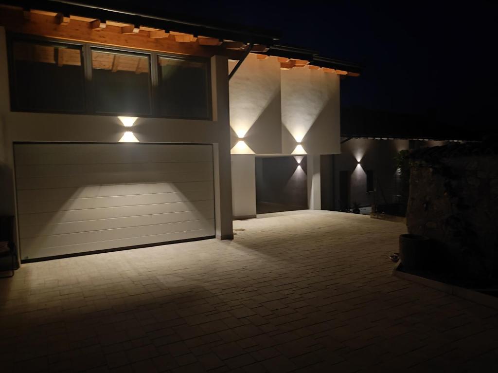 Fotografie z fotogalerie ubytování Luminoso appartamento vista lago v destinaci Solto Collina