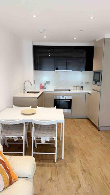 Tee Sweetlux Apartment