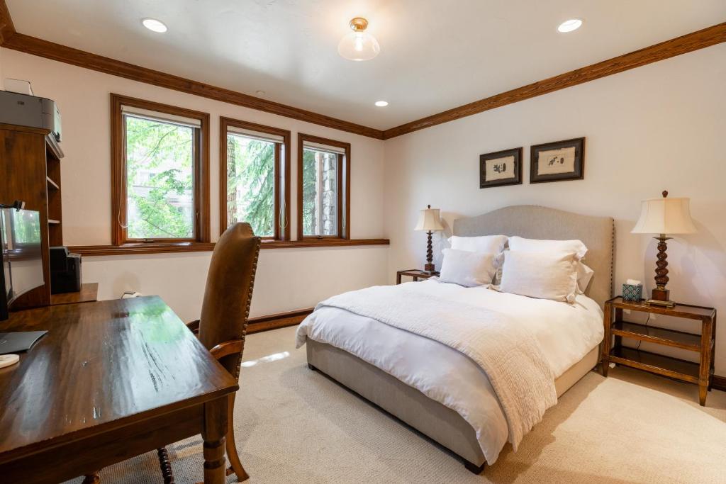 Strawberry Park True Ski In Ski Out by Vail Realty Photo