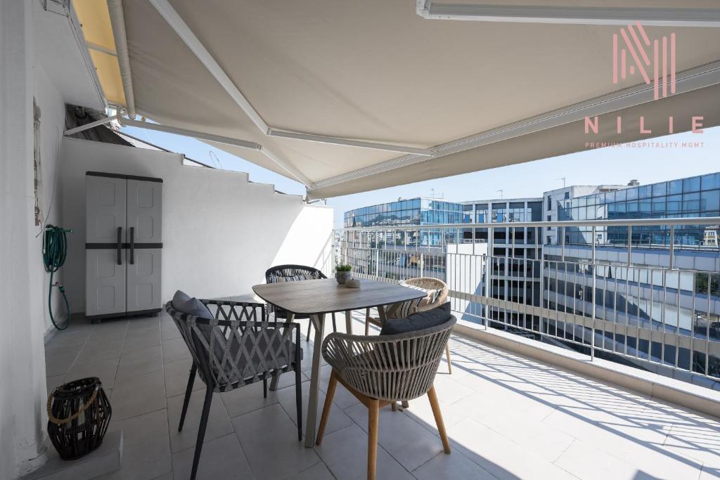 Balkón nebo terasa v ubytování Penthouse Level 7, Nilie Hospitality MGMT